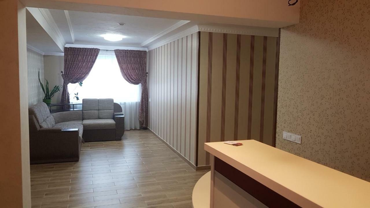 Готель Біля Фонтану 빈니차 외부 사진